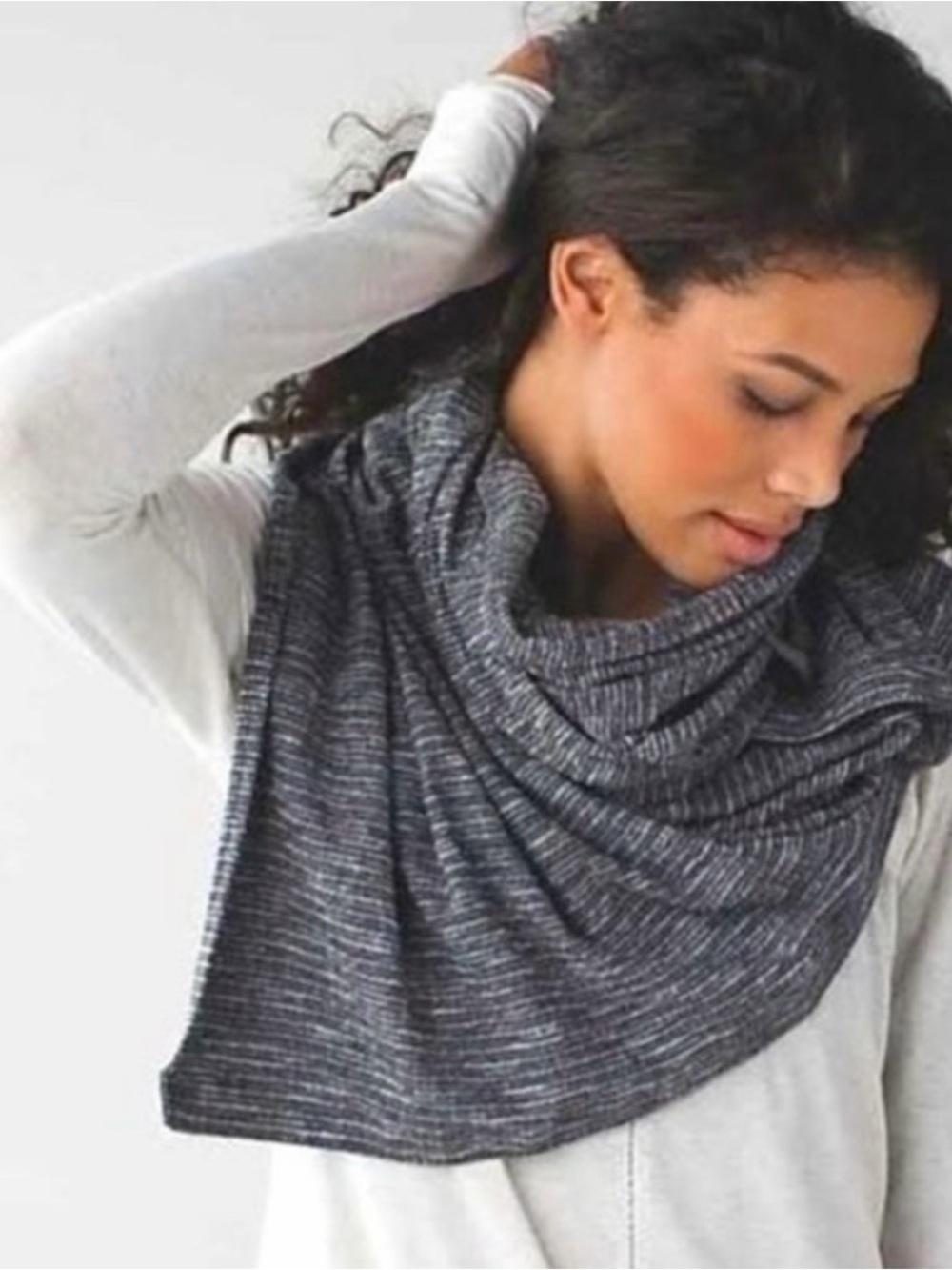 Lululemon Vinyasa Infinity Reversible Scarf Wrap Gray Black Heather Stripe